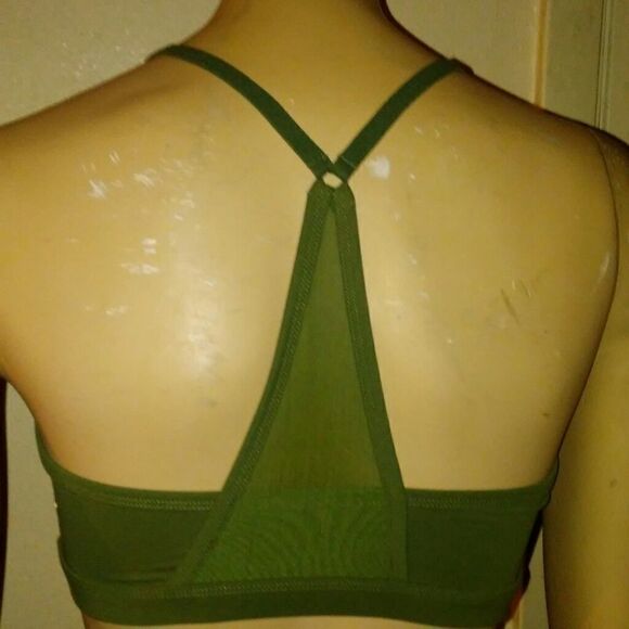 Green colored active wear top, size small - Picture 7 of 8